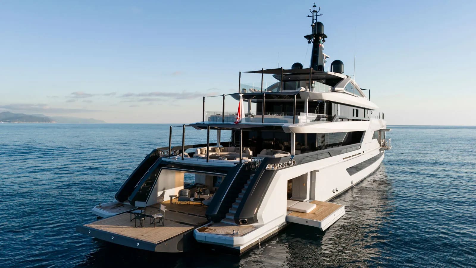Tankoa Yacht's Diamond Binta's Stern