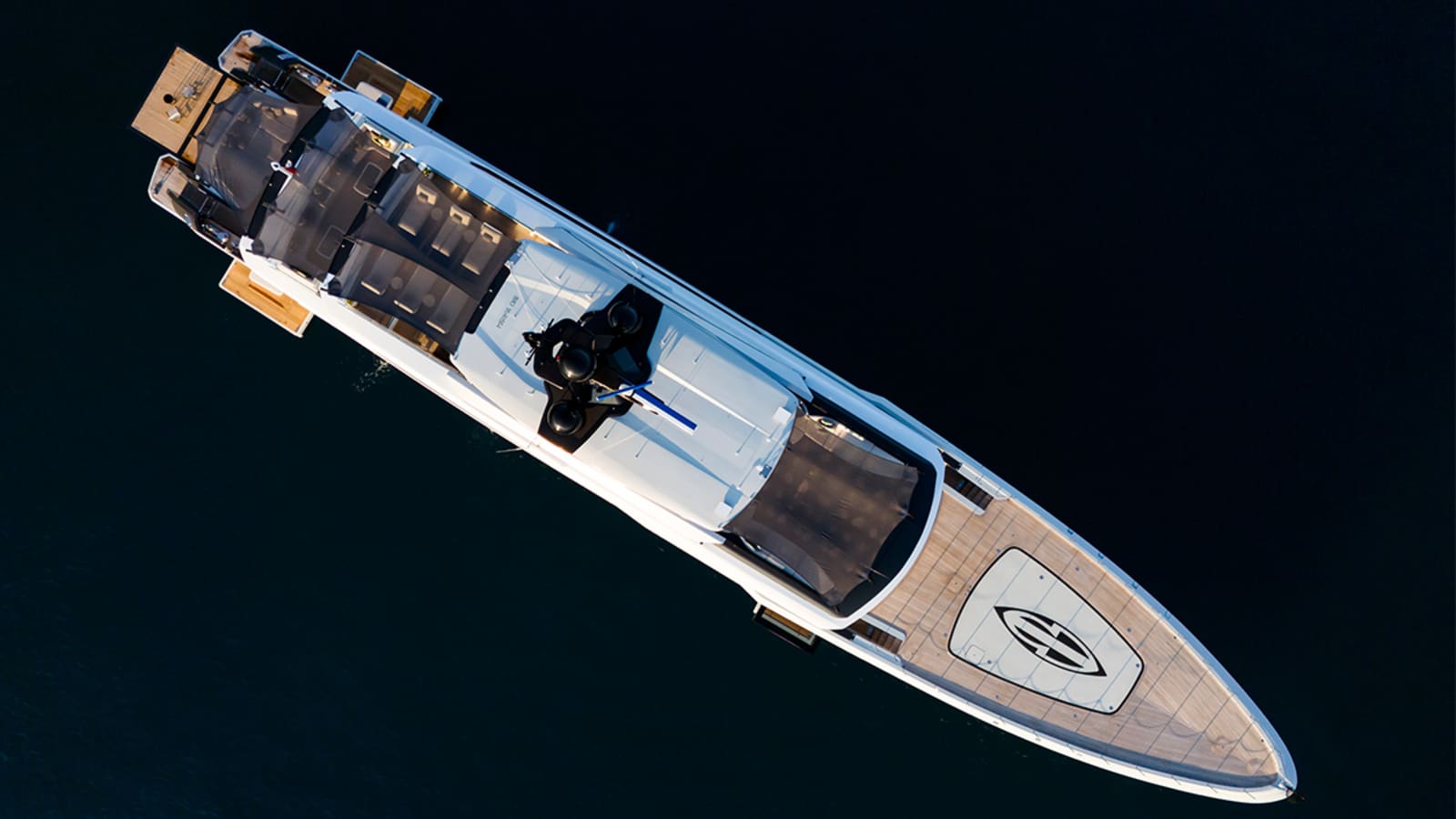 Tankoa Yacht's Diamond Binta Overhead view