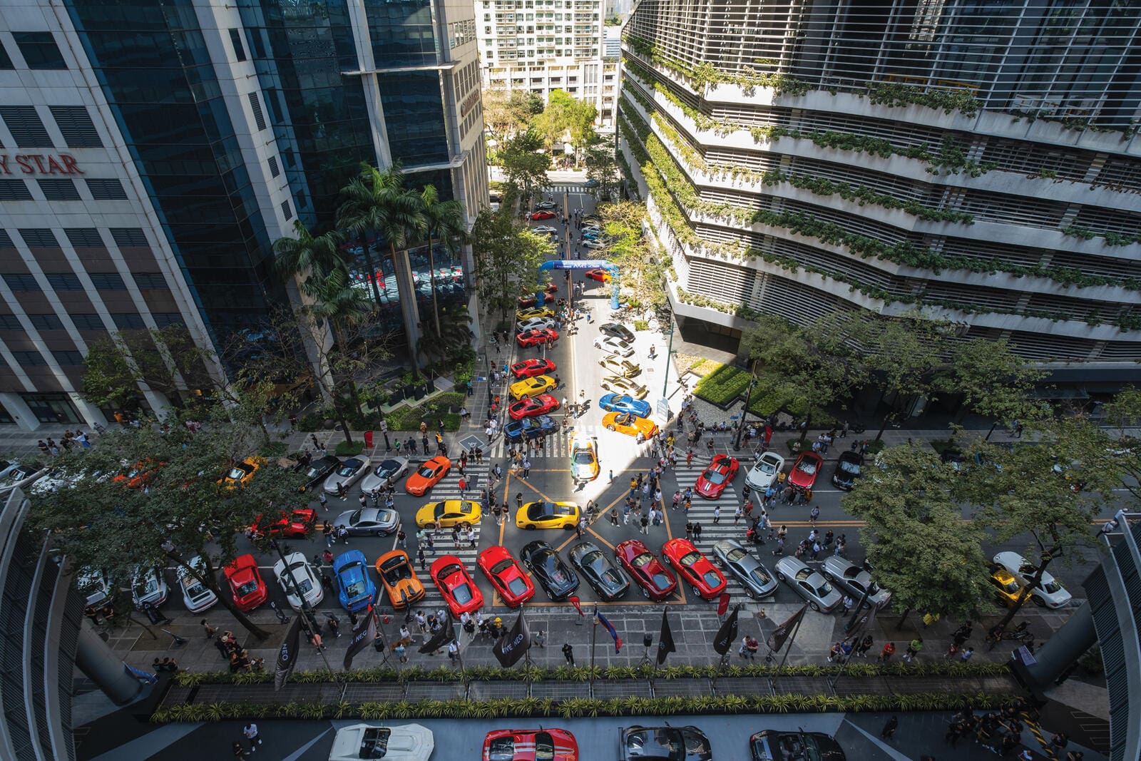 Cars at Bonifacio Global City