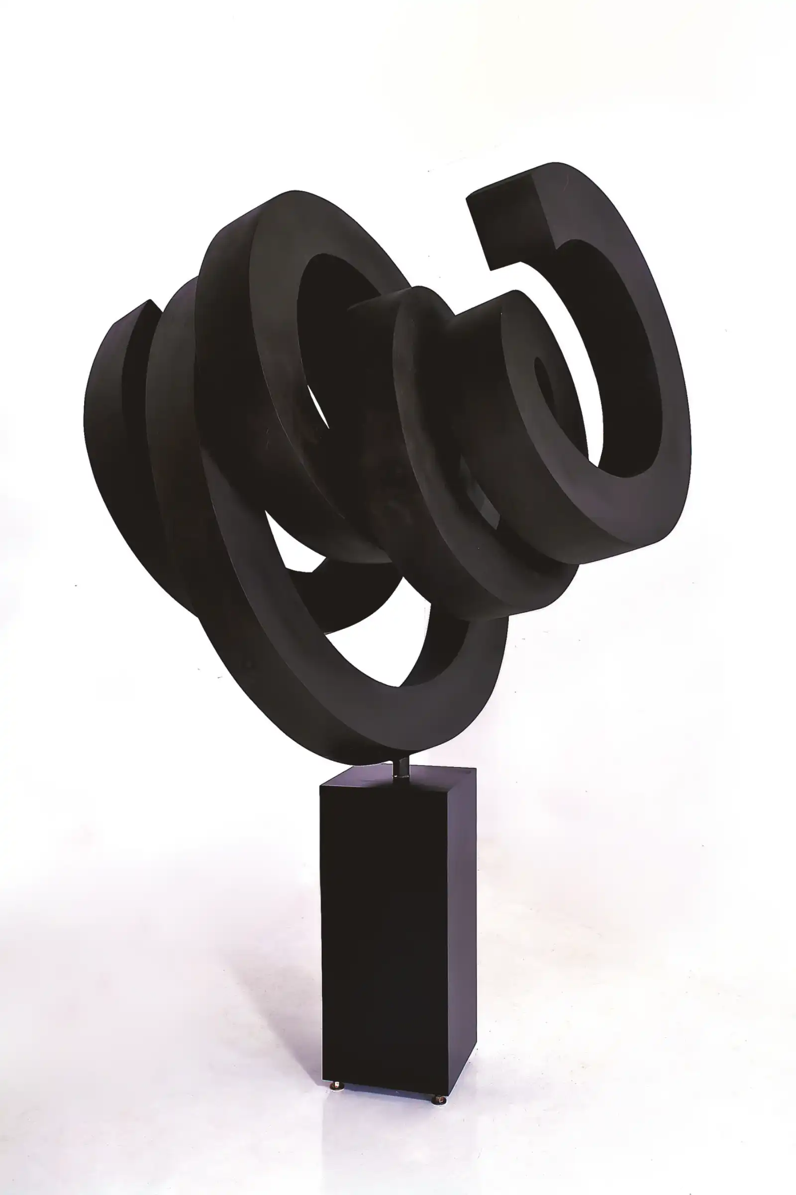 A sculpture from Lor Calma's Scroll series. Courtesy of Ed Calma